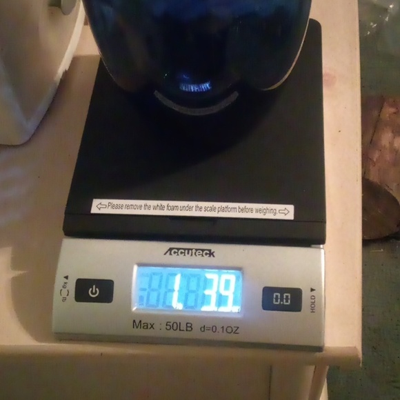 Beautiful Blue Vase - Picture 4 of 4